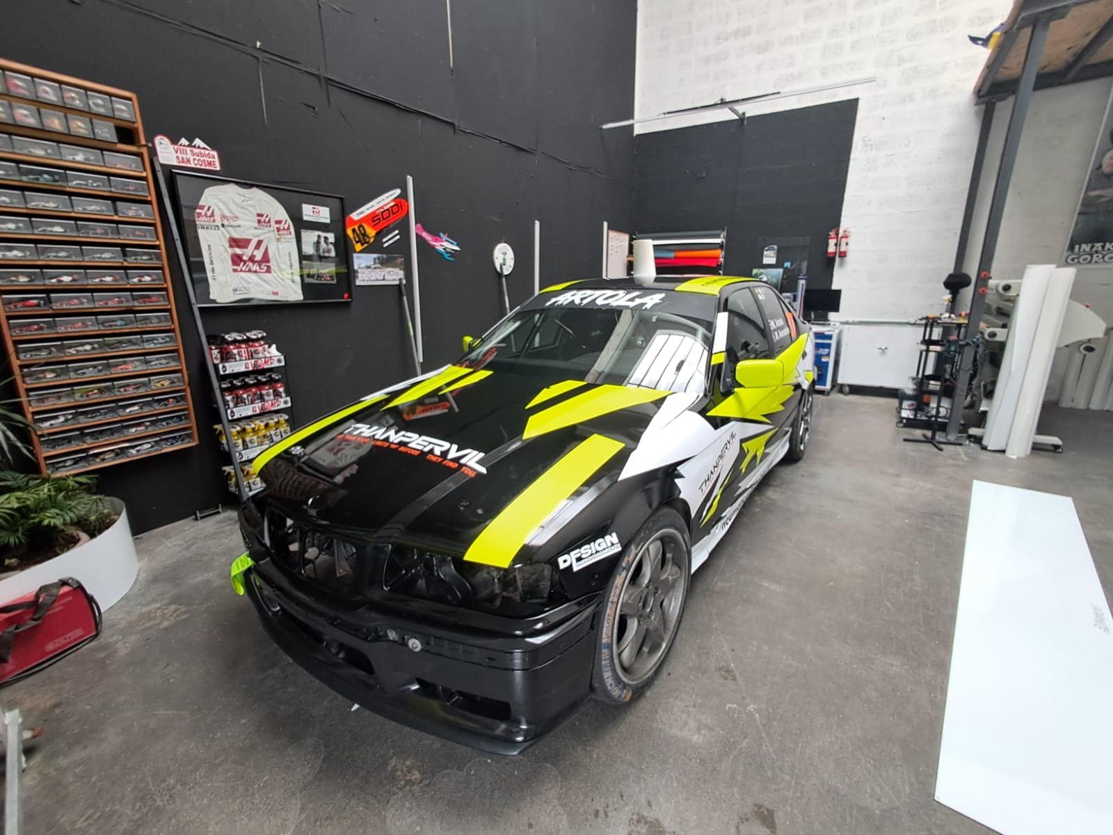 Mikel Artola - Rotulación de Coche de Competición